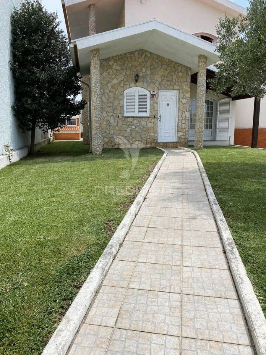 Moradia T4 para Venda em São Bernardo Foto 3