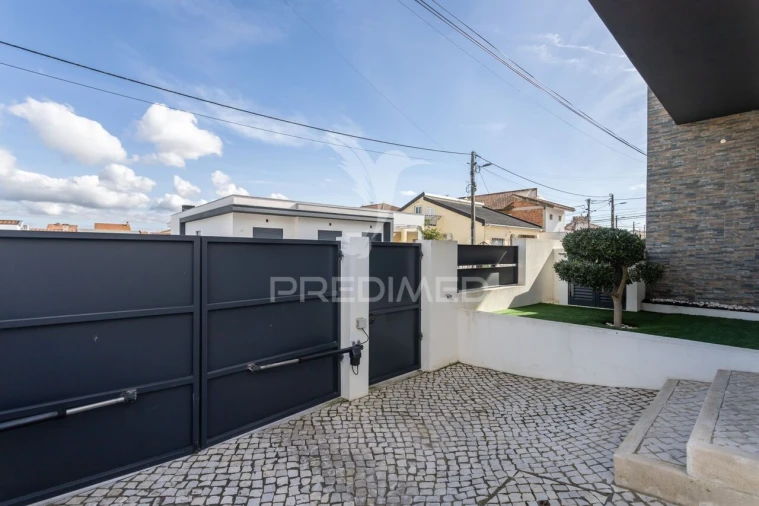 Moradia T3 para Venda em Fernao Ferro Foto 31