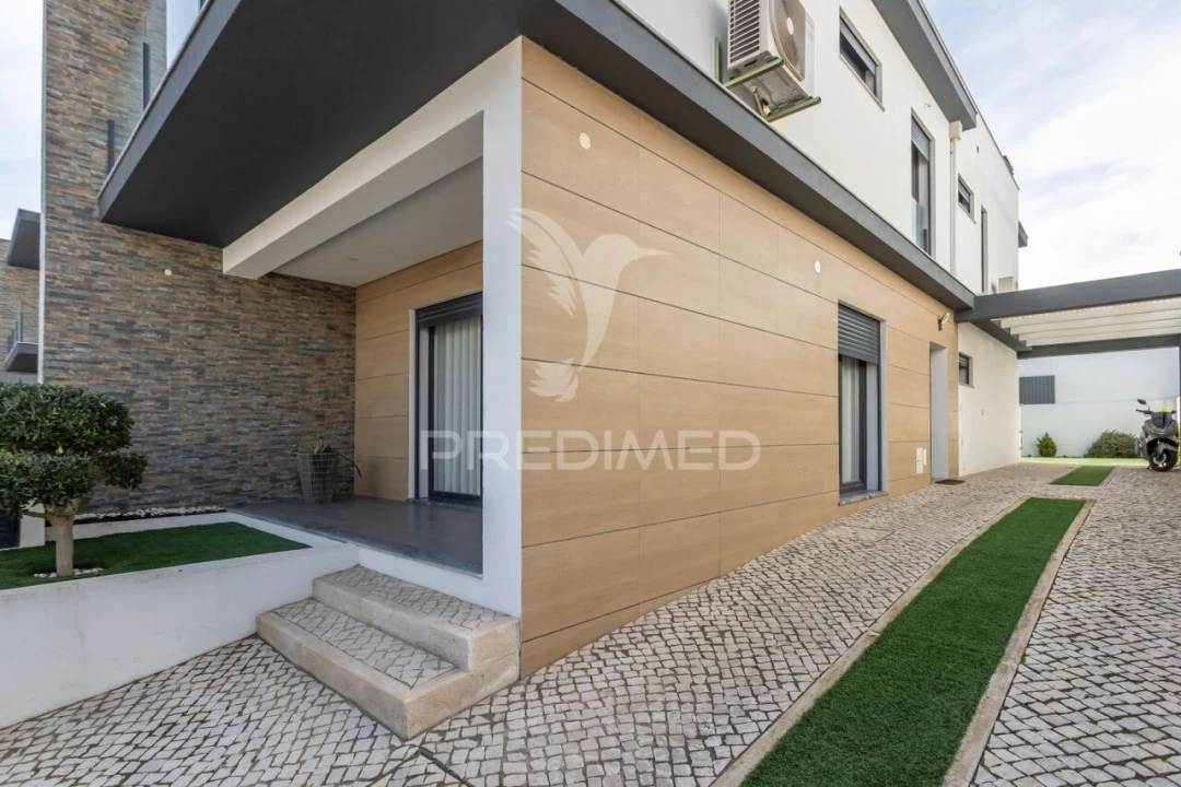Moradia T3 para Venda em Fernao Ferro Foto 3
