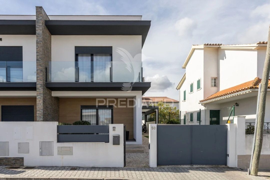 Moradia T3 para Venda em Fernao Ferro Foto 1