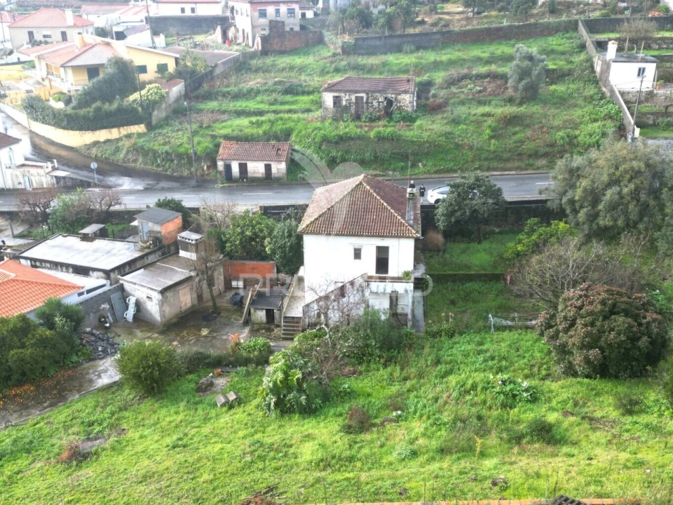 Moradia T3 para Venda em Mujães Foto 12