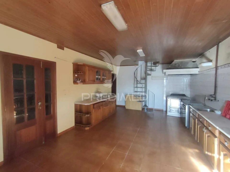 Moradia T3 para Venda em Mujães Foto 16