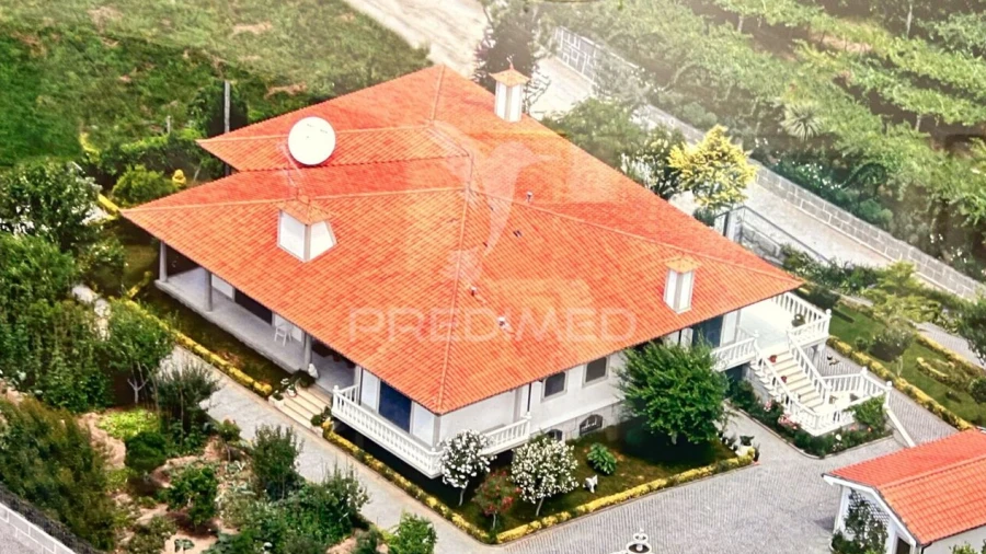 Moradia T5 para Venda em Arões (São Romão)