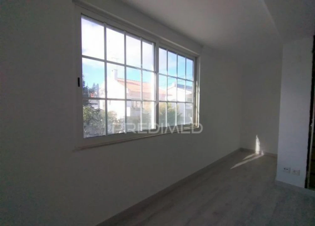 Moradia T6 para Venda em Carcavelos e Parede Foto 7