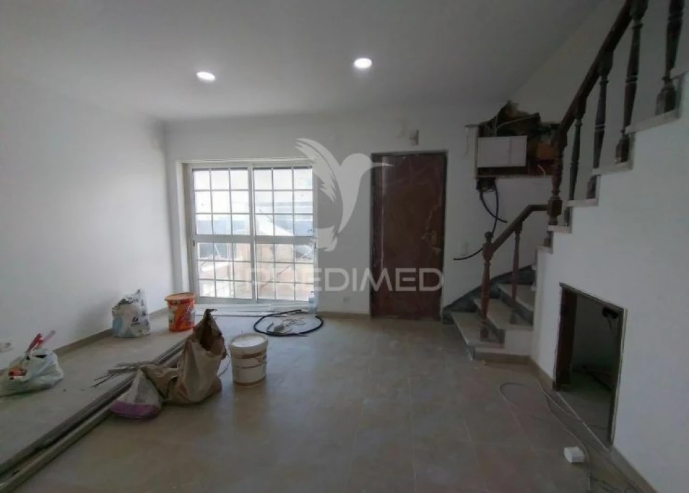 Moradia T6 para Venda em Carcavelos e Parede Foto 13