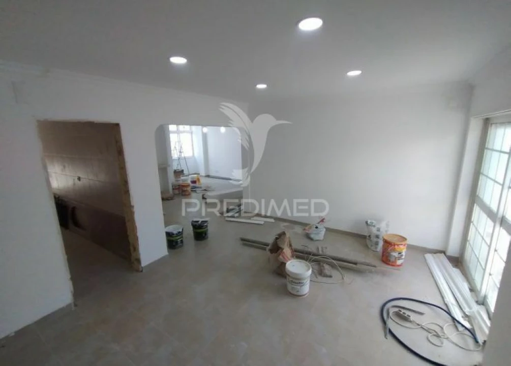 Moradia T6 para Venda em Carcavelos e Parede Foto 22