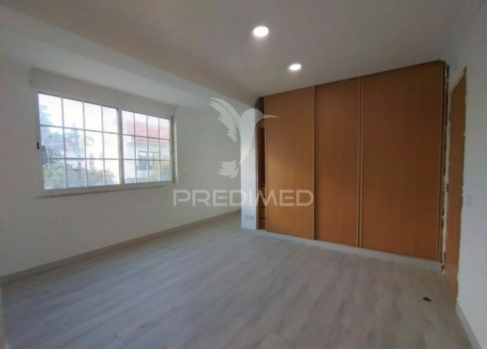 Moradia T6 para Venda em Carcavelos e Parede Foto 6