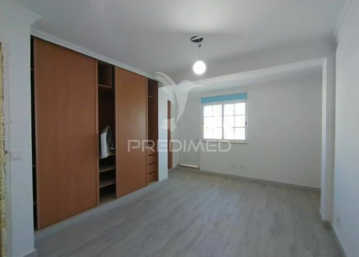 Moradia T6 para Venda em Carcavelos e Parede Foto 3