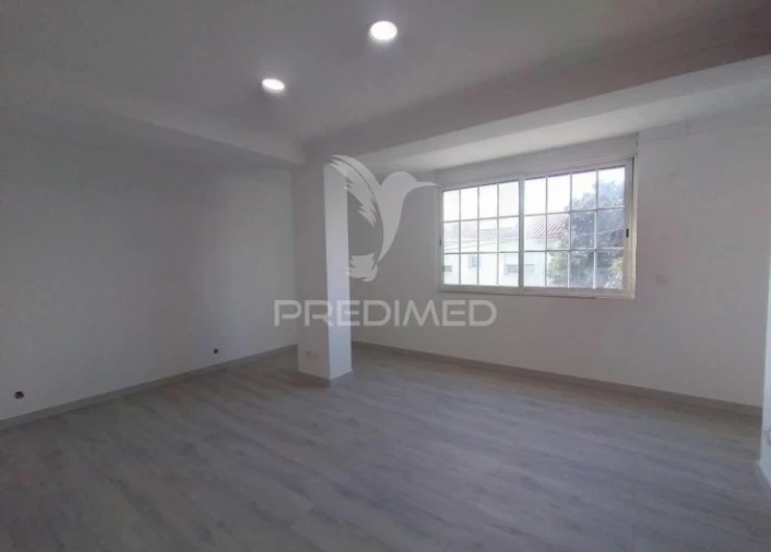 Moradia T6 para Venda em Carcavelos e Parede Foto 5