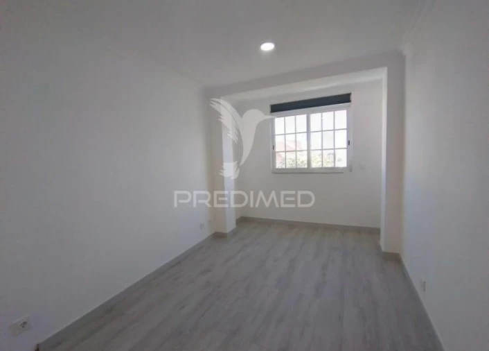 Moradia T6 para Venda em Carcavelos e Parede Foto 23