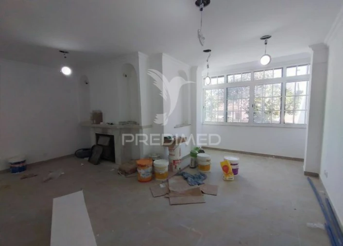 Moradia T6 para Venda em Carcavelos e Parede Foto 17