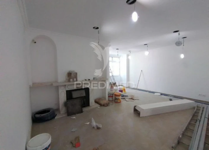 Moradia T6 para Venda em Carcavelos e Parede Foto 16