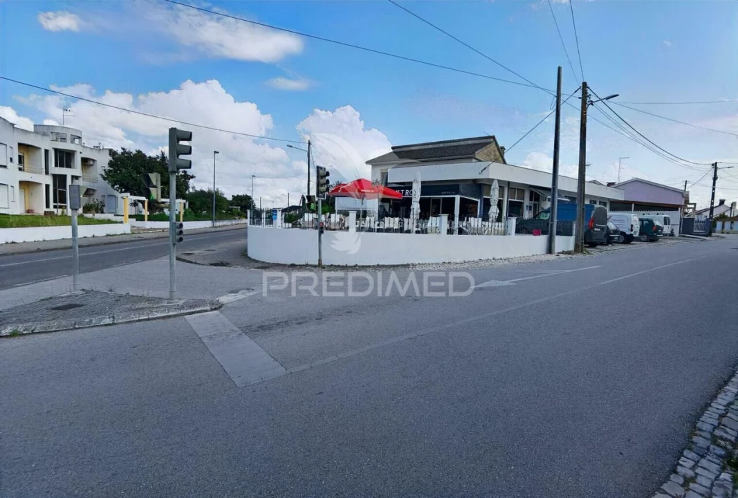 Moradia T4 para Venda em Riachos Foto 2