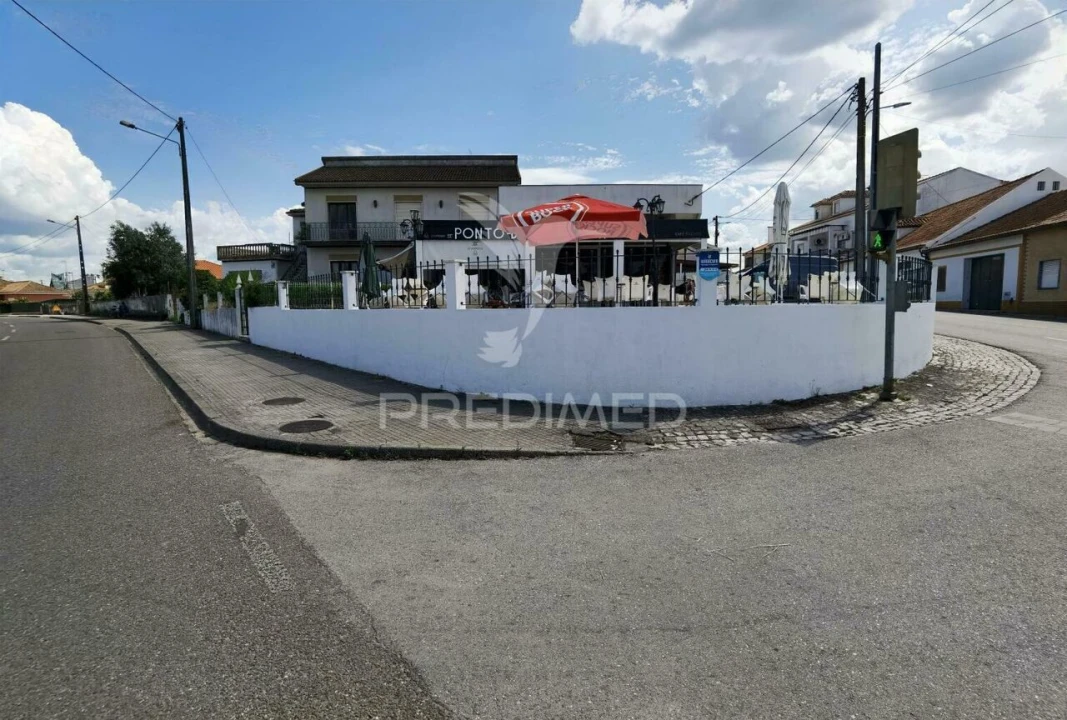 Moradia T4 para Venda em Riachos Foto 4