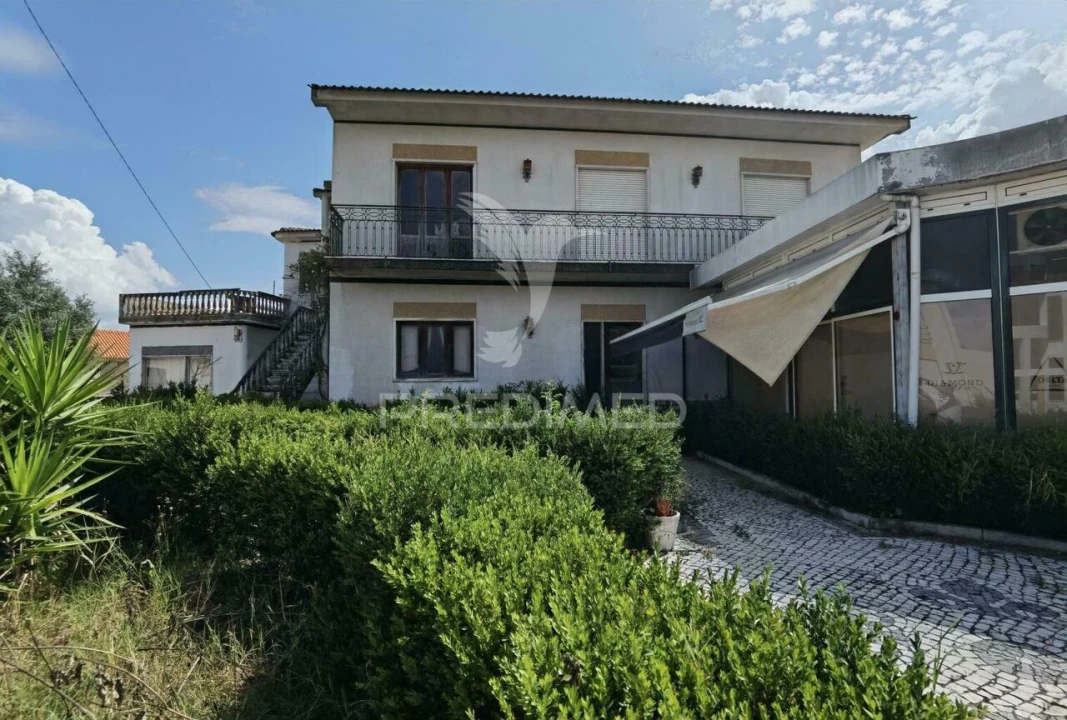 Moradia T4 para Venda em Riachos Foto 7