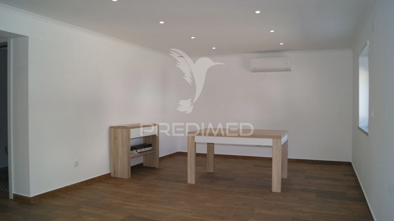 Moradia T2 para Venda em Vaiamonte Foto 3