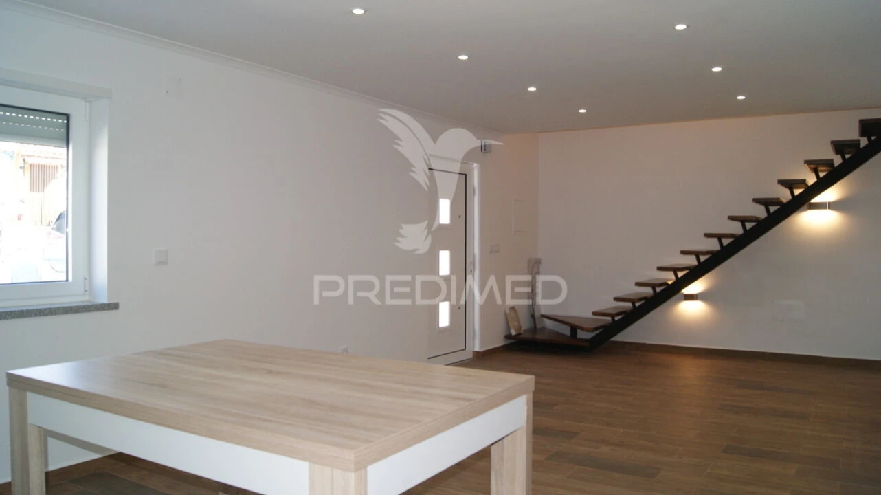 Moradia T2 para Venda em Vaiamonte Foto 4