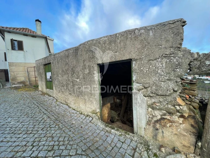 Armazém para Venda em Aveloso