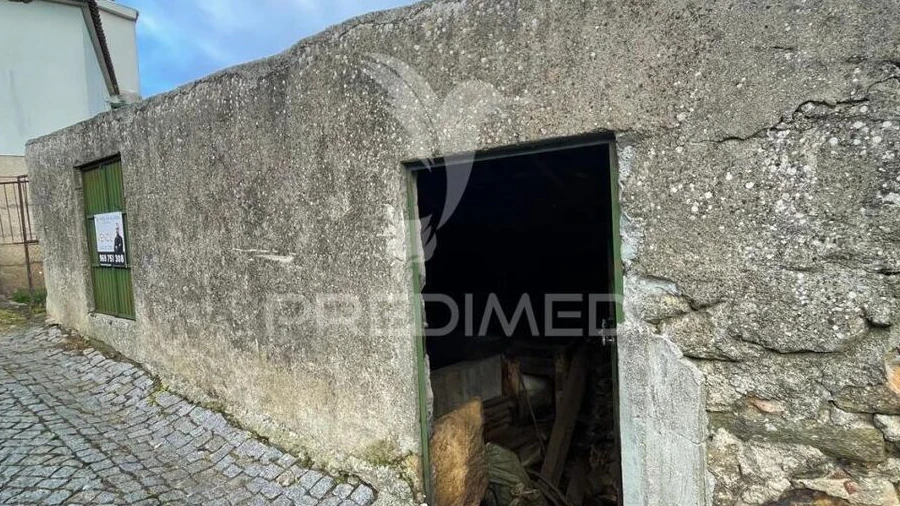 Armazém para Venda em Aveloso