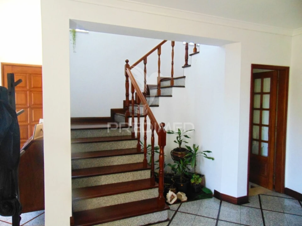 Moradia T8 para Venda em Lordelo Foto 26