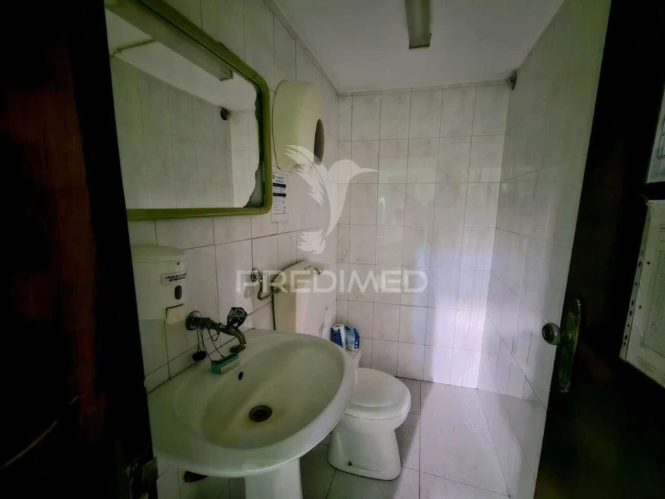 Loja para Arrendamento em Ourique Foto 14