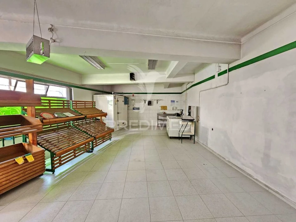 Loja para Arrendamento em Ourique Foto 5