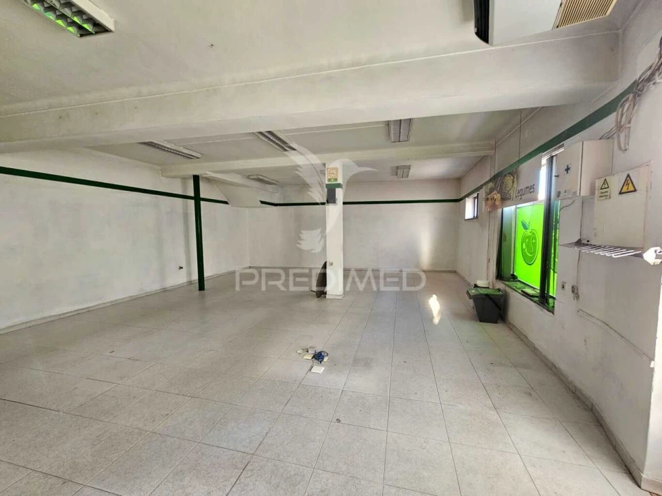 Loja para Arrendamento em Ourique Foto 9