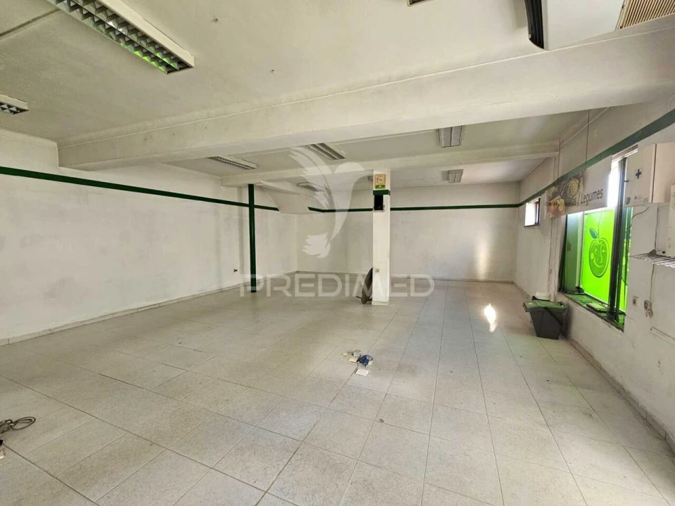 Loja para Arrendamento em Ourique Foto 3