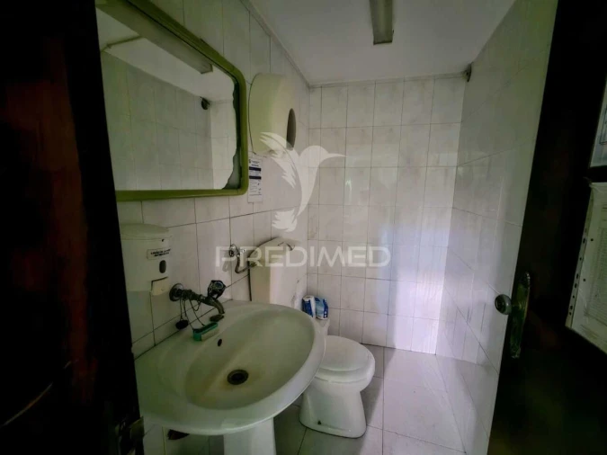 Loja para Arrendamento em Ourique Foto 14