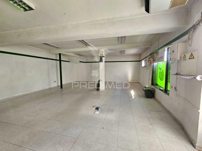 Loja para Arrendamento em Ourique Foto 9