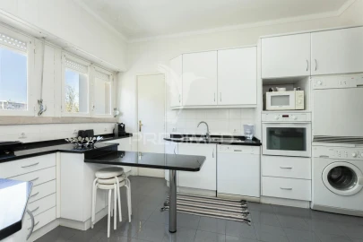 Apartamento T3 para Venda em Alvalade