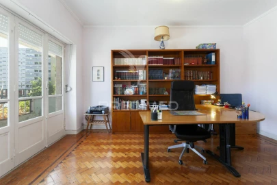 Apartamento T3 para Venda em Alvalade