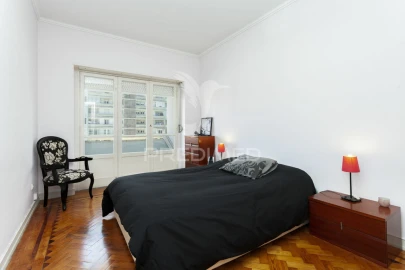 Apartamento T3 para Venda em Alvalade