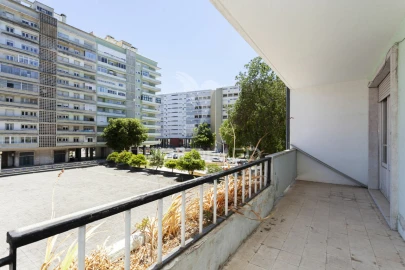 Apartamento T3 para Venda em Alvalade