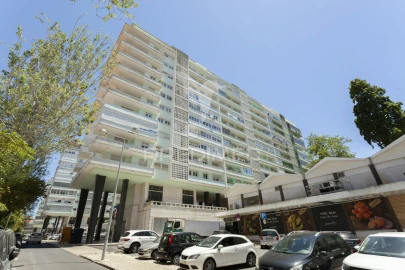 Apartamento T3 para Venda em Alvalade