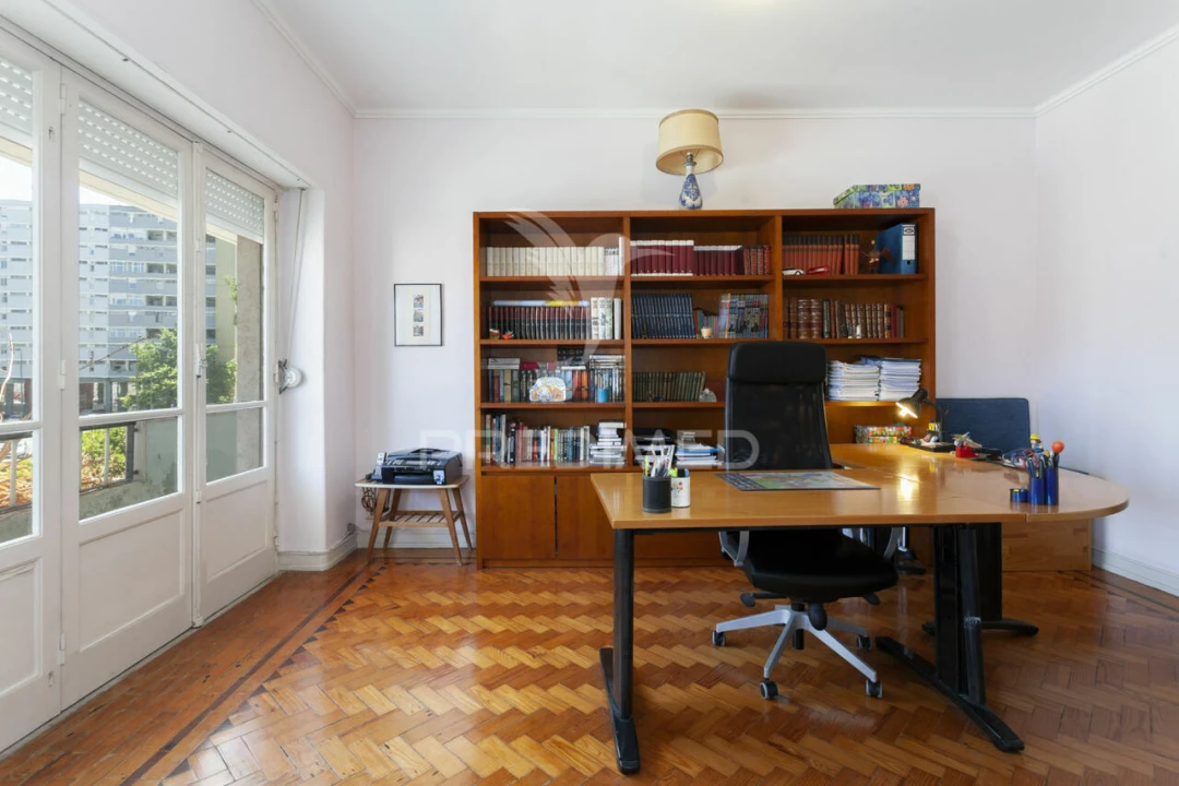 Apartamento T3 para Venda em Alvalade Foto 6