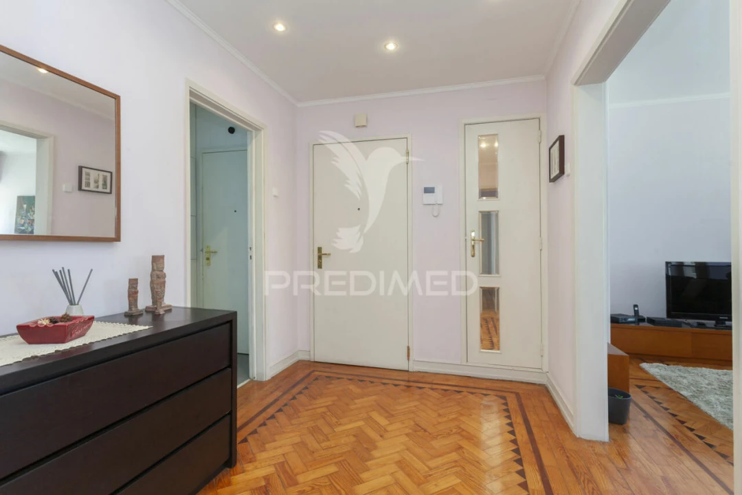 Apartamento T3 para Venda em Alvalade Foto 10