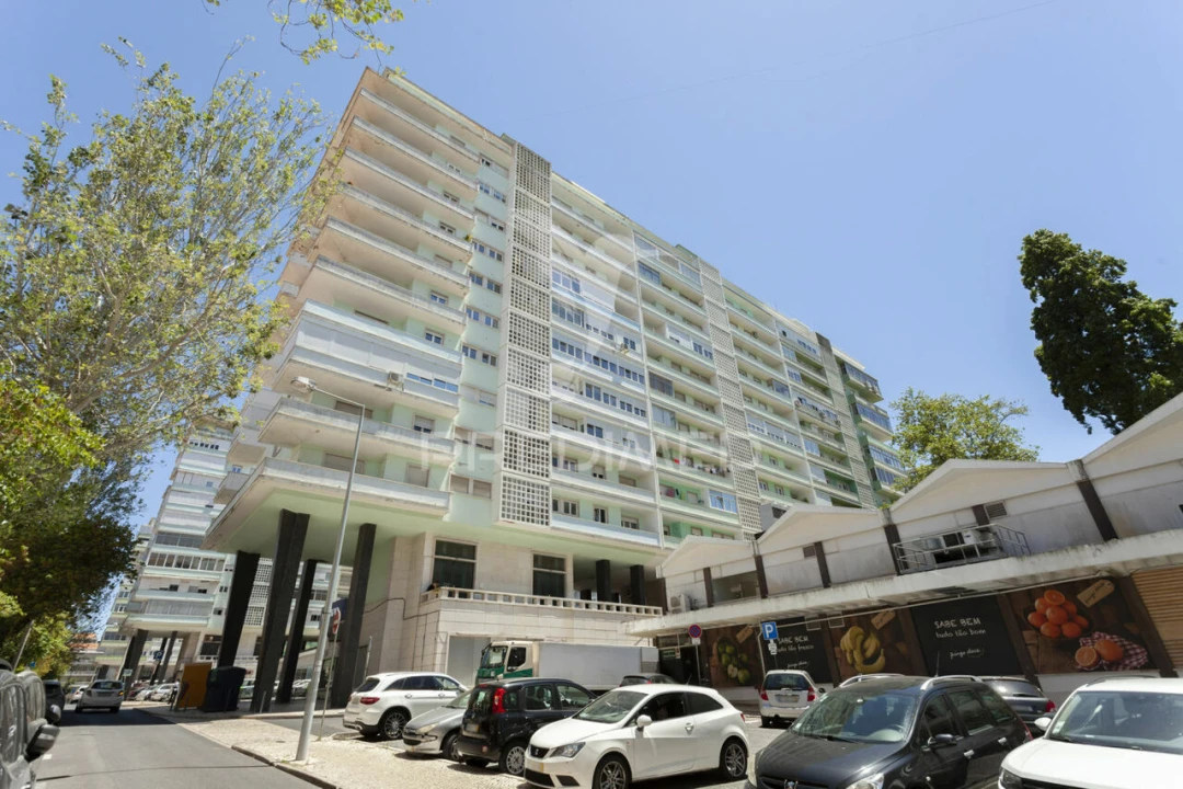 Apartamento T3 para Venda em Alvalade Foto 24