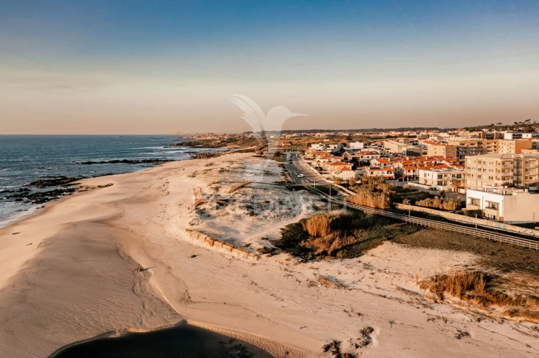 Moradia T3 para Venda em Labruge Foto 2