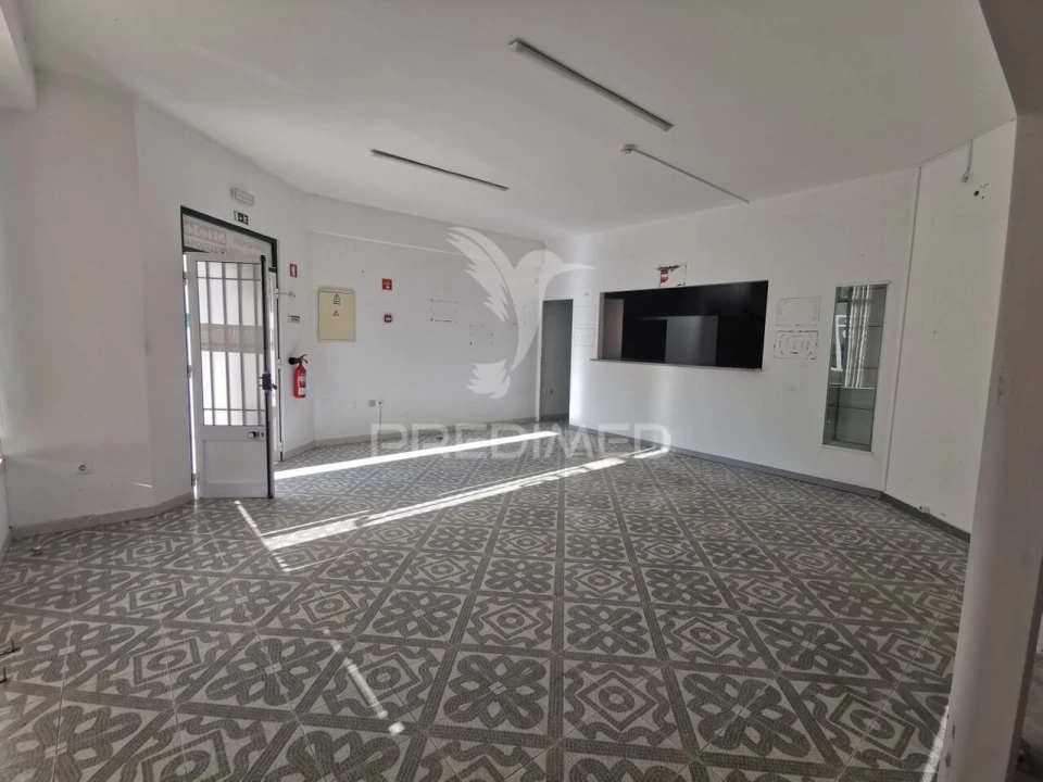 Loja para Arrendamento em Vila Nova da Barquinha Foto 11
