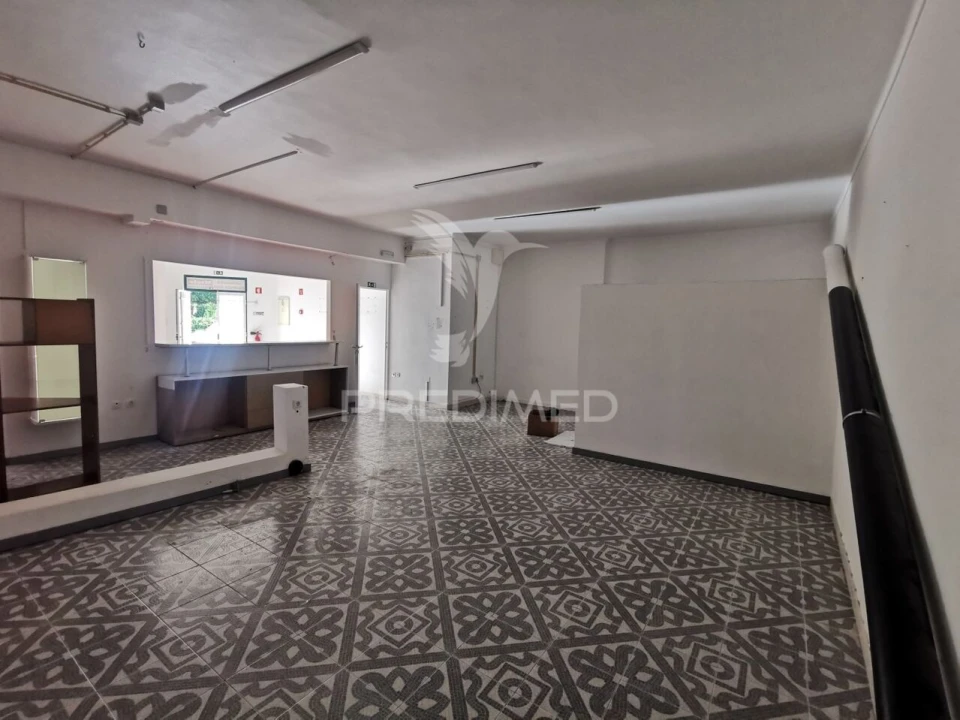 Loja para Arrendamento em Vila Nova da Barquinha Foto 10