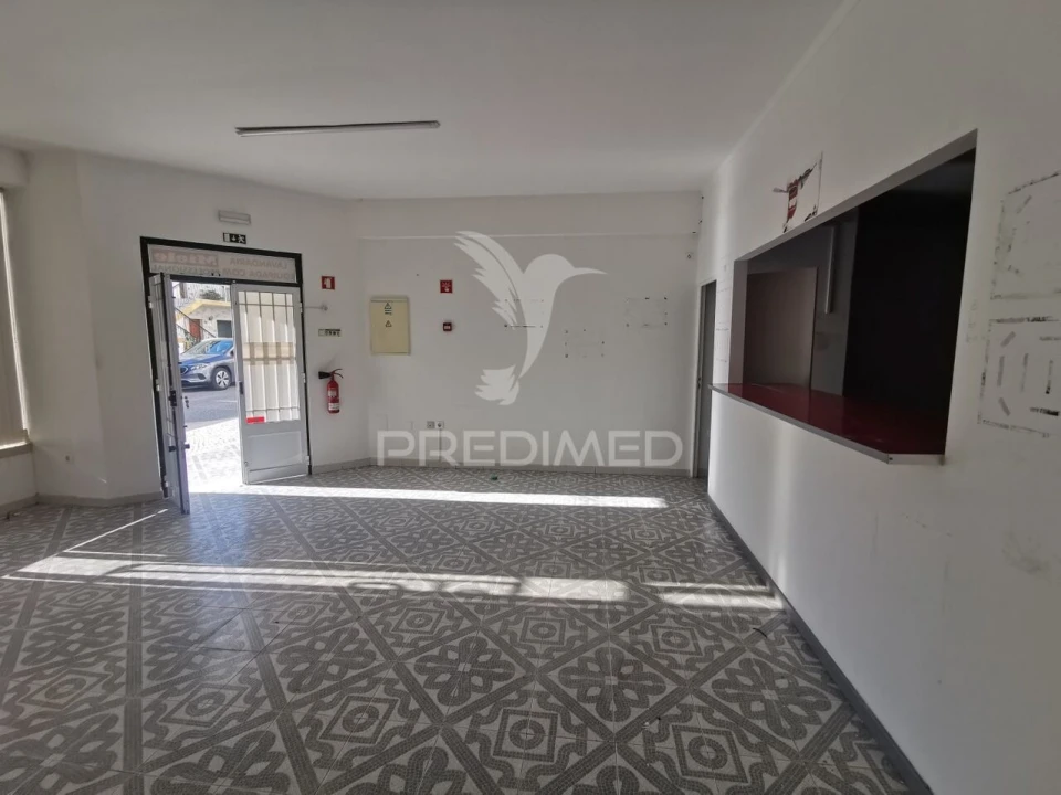 Loja para Arrendamento em Vila Nova da Barquinha Foto 13