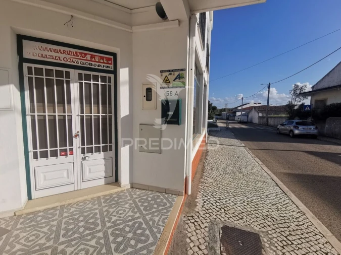 Loja para Arrendamento em Vila Nova da Barquinha Foto 3