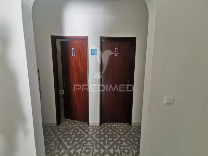 Loja para Arrendamento em Vila Nova da Barquinha Foto 8