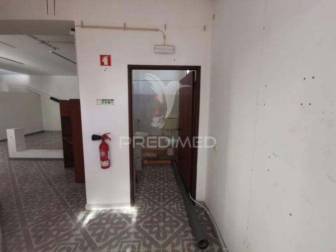Loja para Arrendamento em Vila Nova da Barquinha Foto 9