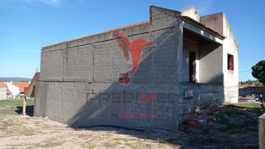 Moradia T3 para Venda em Couço Foto 2