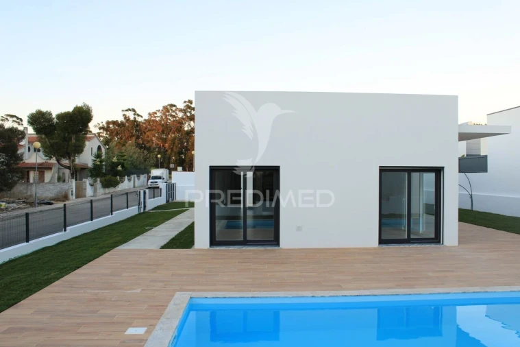 Moradia T3 para Venda em Sesimbra (Castelo) Foto 8