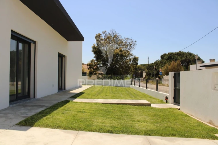 Moradia T3 para Venda em Sesimbra (Castelo) Foto 2