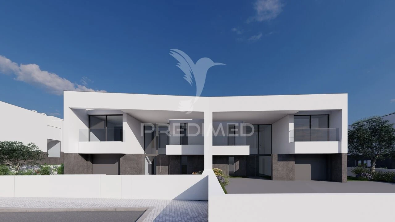 Moradia T4 para Venda em Lagos (São Sebastião e Santa Maria) Foto 3