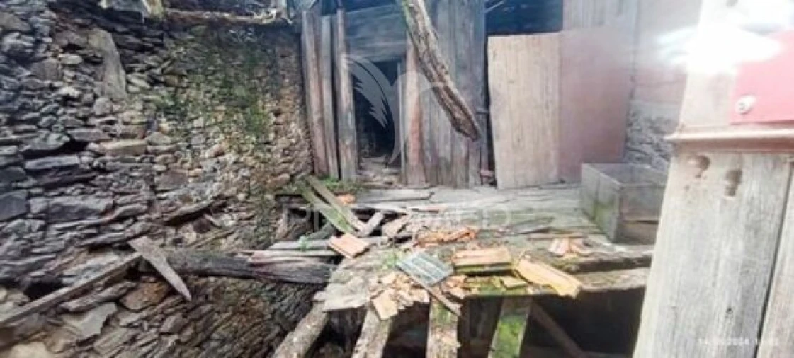 Moradia T2 para Venda em Abaças Foto 2